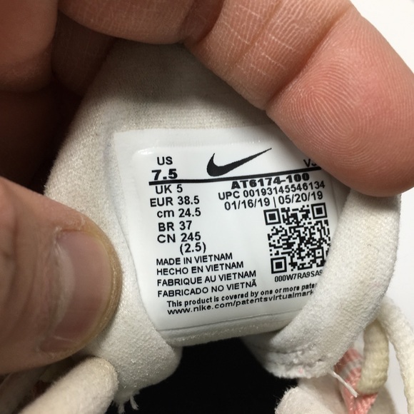Nike 270 React - Picture 14 of 14
